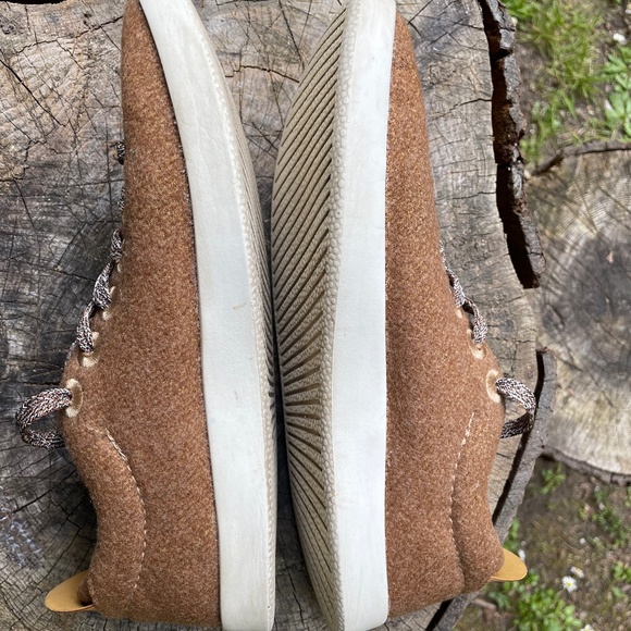 Two Pairs AllBirds Wool Pipers Size 8: One Black and one Brown - Picture 9 of 13